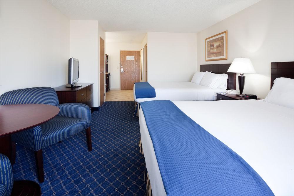 Holiday Inn Express Hotel & Suites Torrington By Ihg Exterior foto