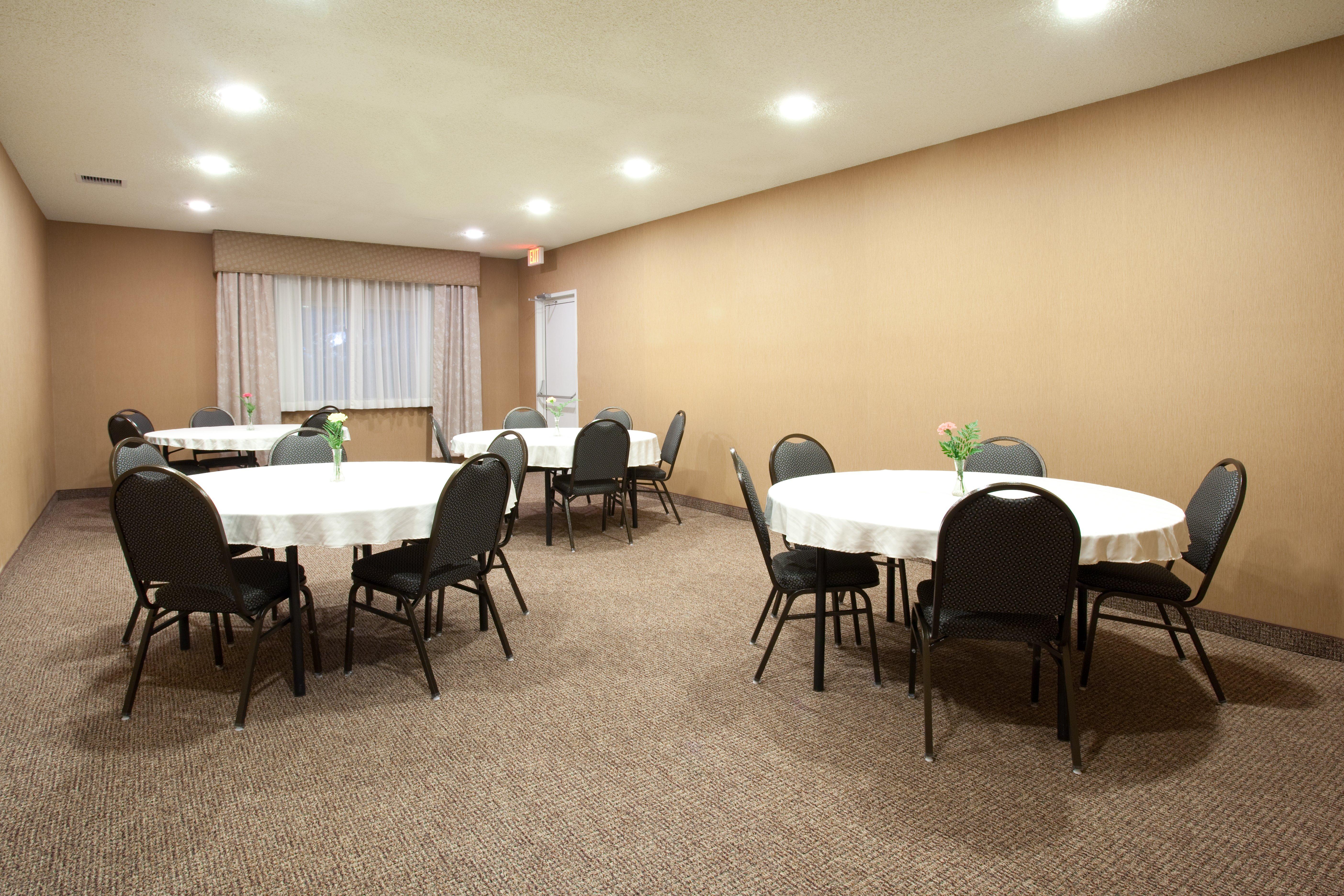 Holiday Inn Express Hotel & Suites Torrington By Ihg Exterior foto